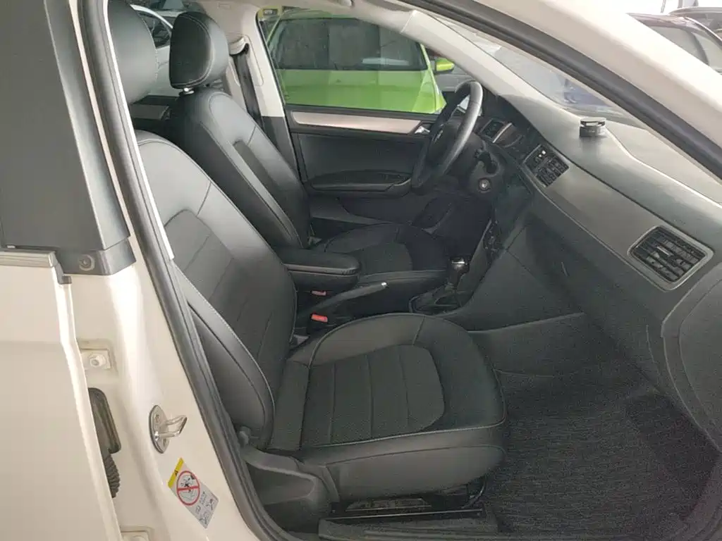 Skoda Rapid Spaceback 2016 — фото 25