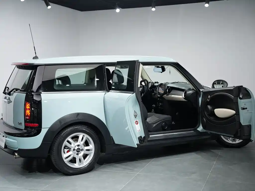 MINI Clubman 2012 — фото 16