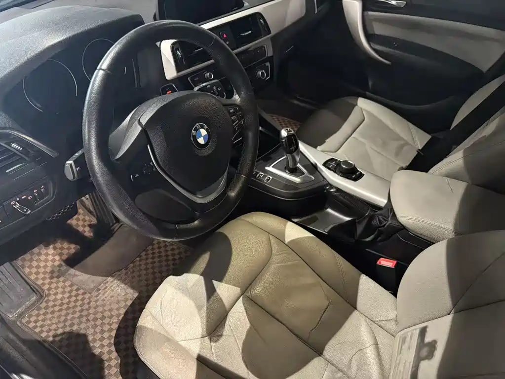 BMW 1 Series 2018 — фото 10