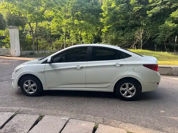 Hyundai Accent 2010