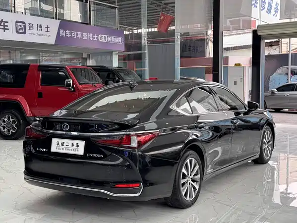 Lexus ES 2018