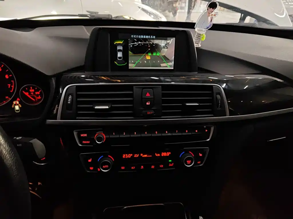 BMW 3 Series GT 2018 — фото 9