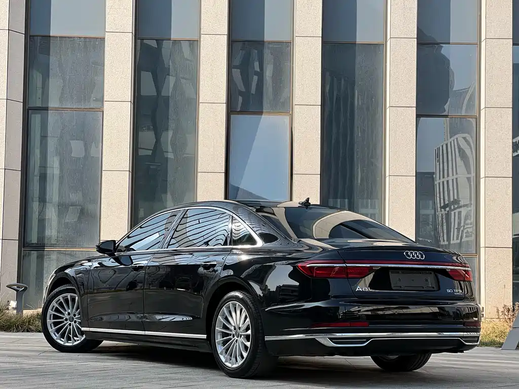 Audi A8 2020 — фото 20