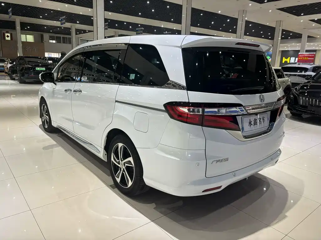 Honda Odyssey 2018 — фото 8