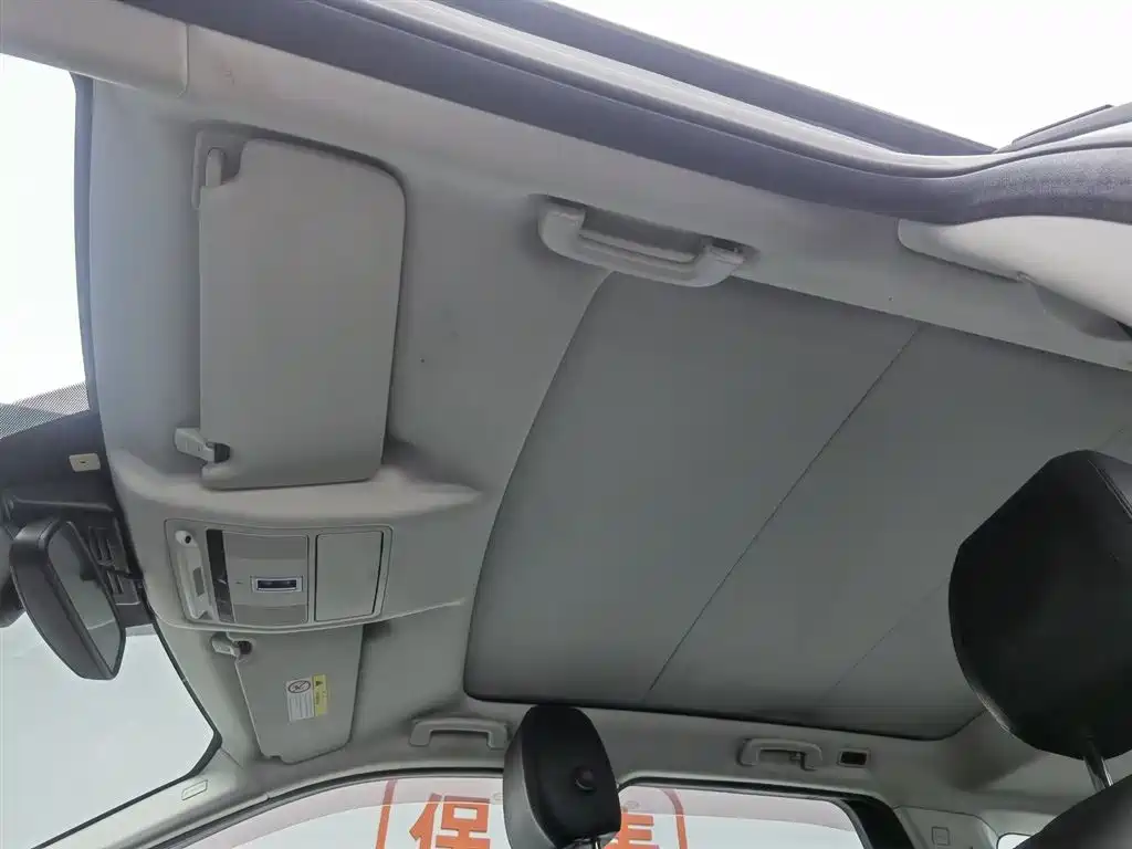 Land Rover Discovery Sport 2016 — фото 14