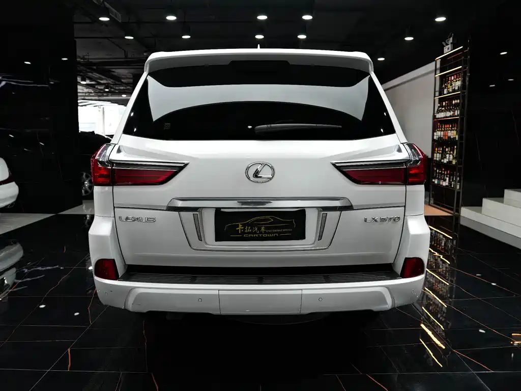 Lexus LX 2020 — фото 8