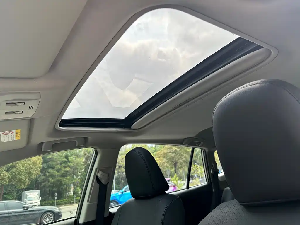 Toyota RAV4 2019 — фото 10