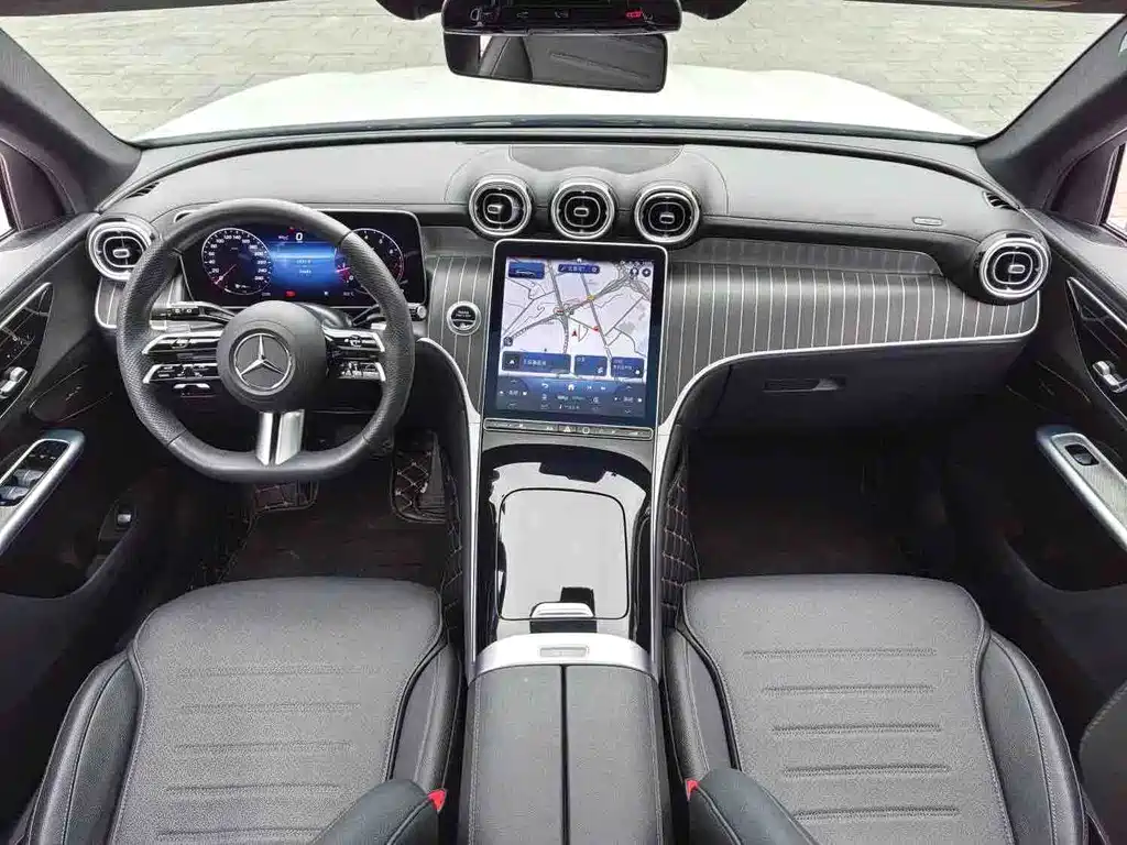 Mercedes-Benz GLC 2023