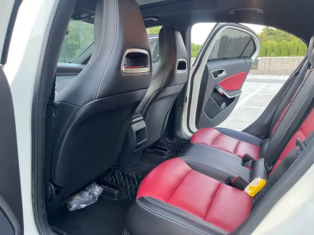 Mercedes-Benz A-Class 2015 — фото 11