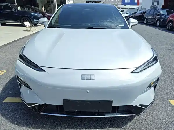Geely Galaxy E8 2025