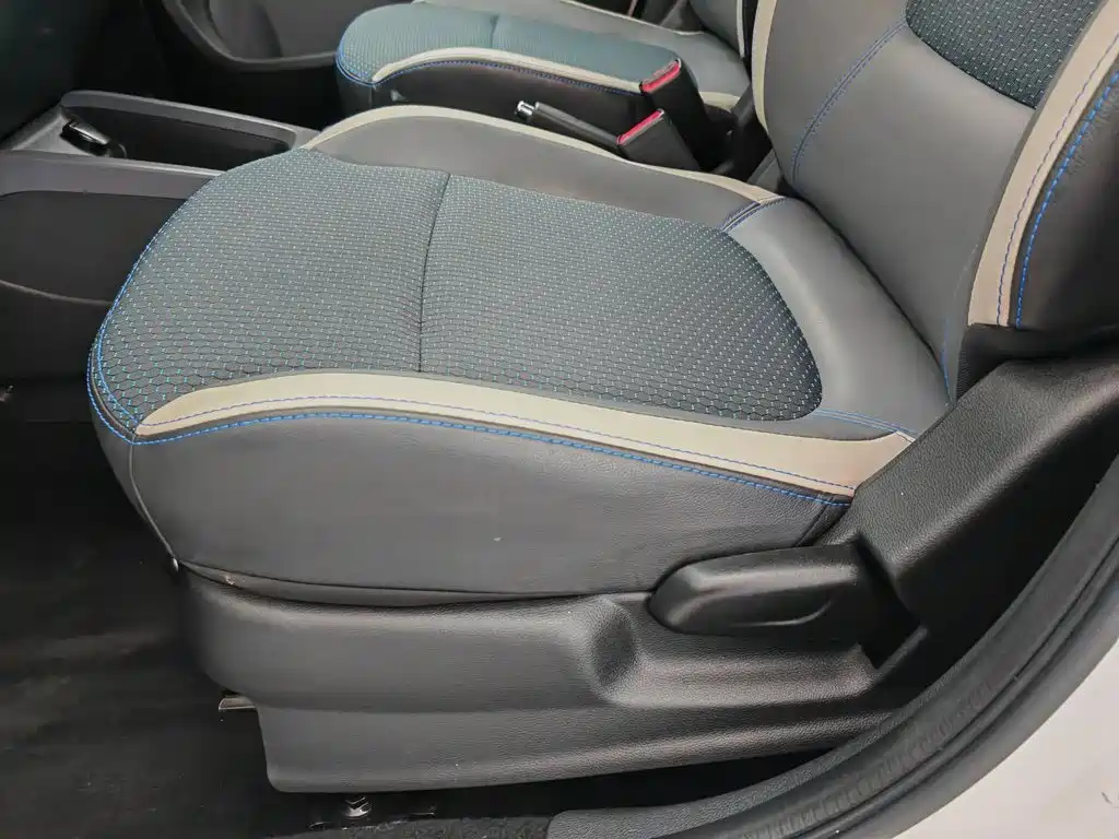 Renault Eno 2020 — фото 20
