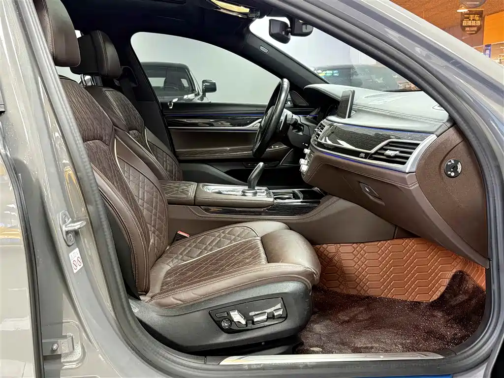 BMW 7 Series 2022 — фото 10