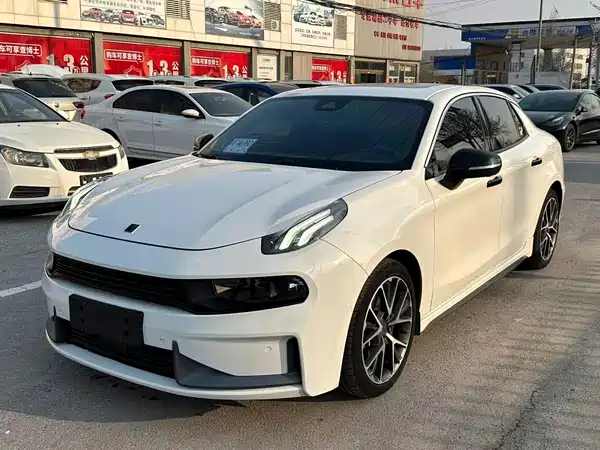 Lynk & Co 03 2022