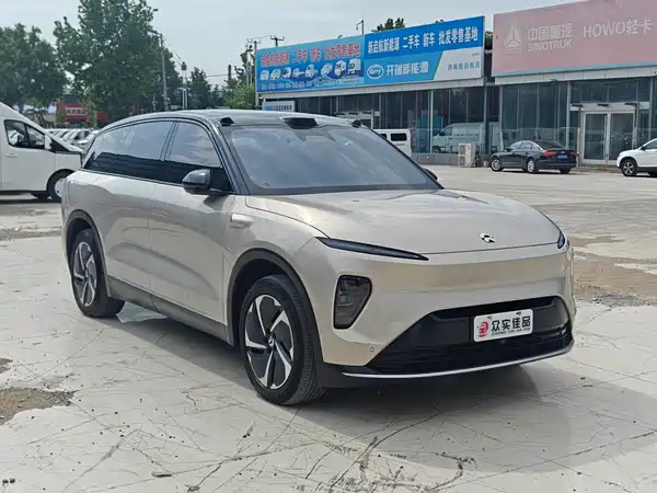NIO ES8 2023