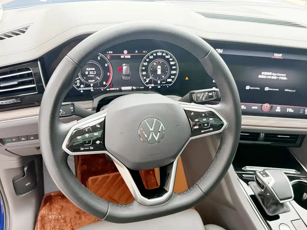 Volkswagen Touareg 2022 — фото 10
