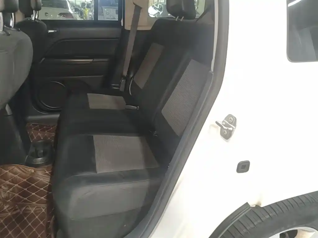 Jeep Patriot 2015 — фото 17
