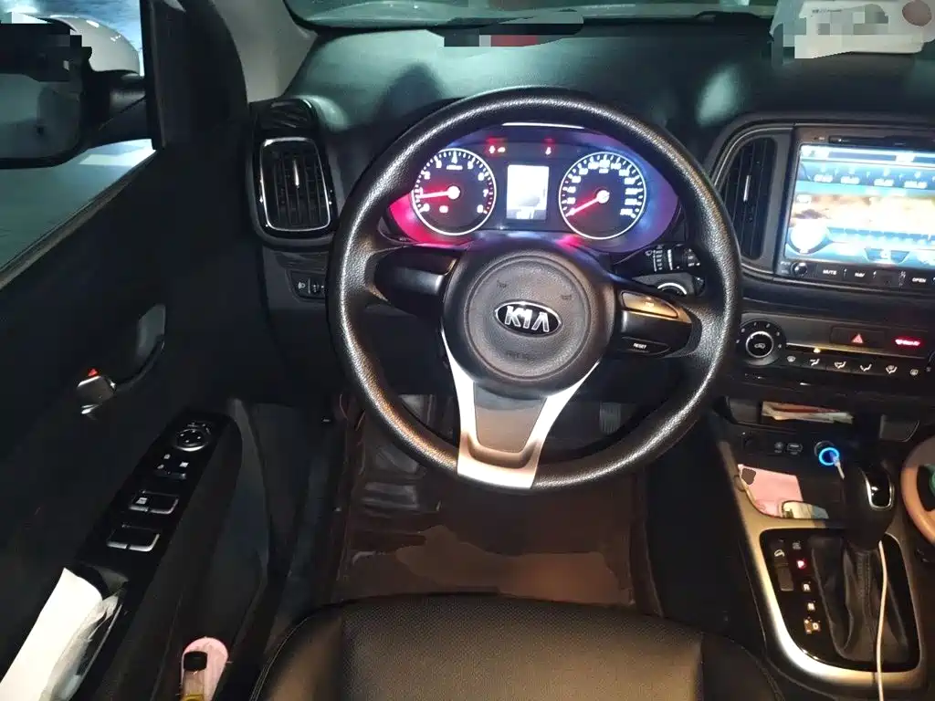 Kia KX3 Proud Running 2016