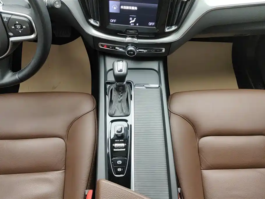 Volvo XC60 2020 — фото 16