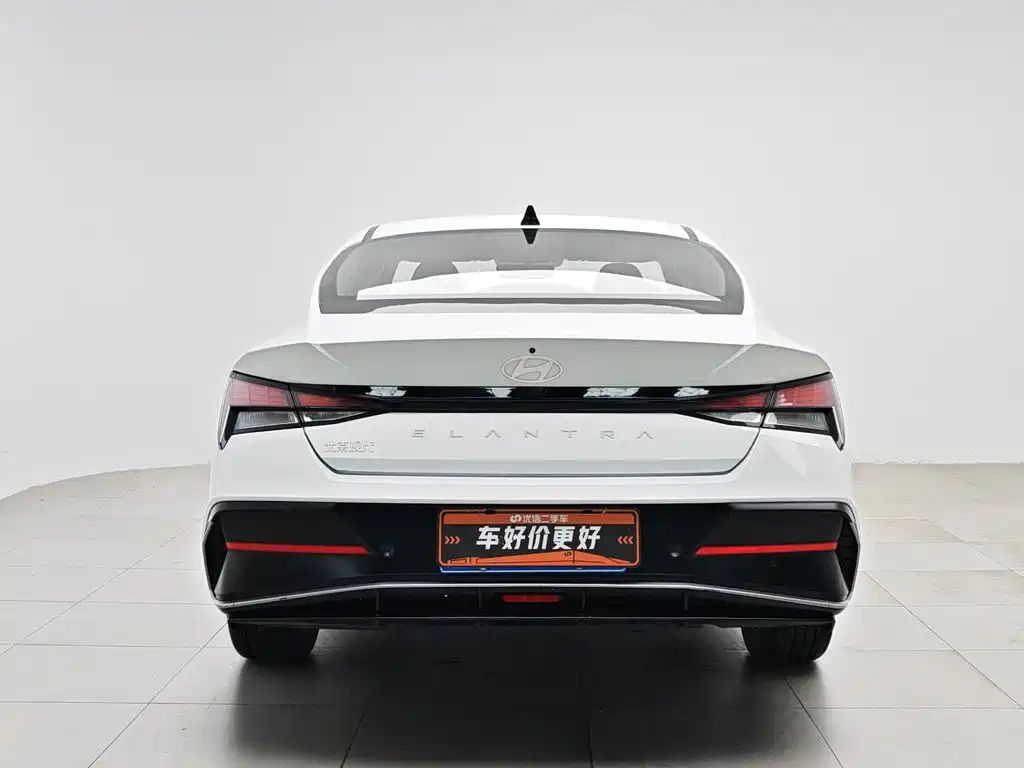 Hyundai Elantra 2023