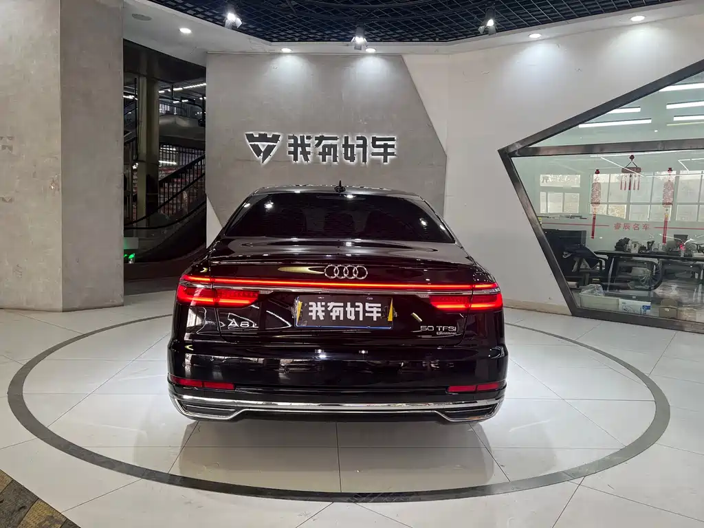 Audi A8 2021 — фото 15