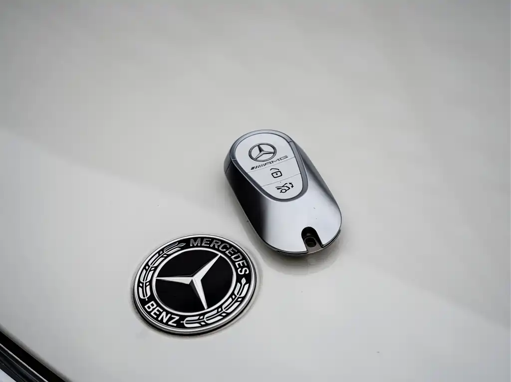 Mercedes-Benz EQS AMG 2023 — фото 9