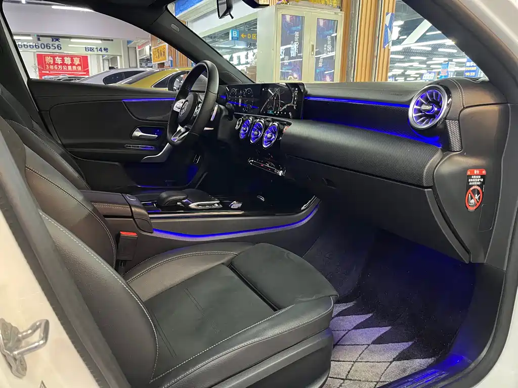 Mercedes-Benz A-Class 2023 — фото 13