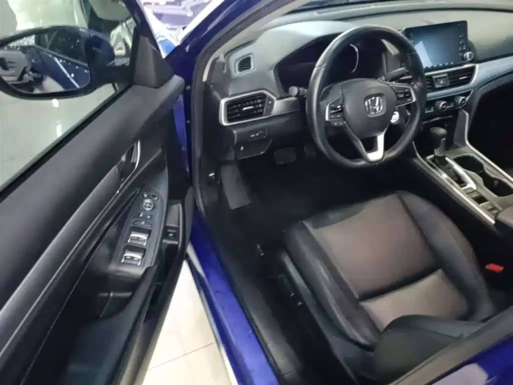 Honda Accord 2019 — фото 16