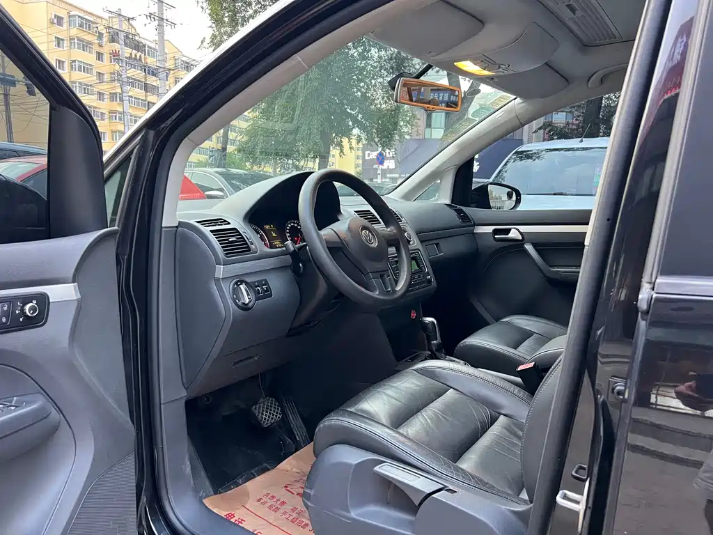 Volkswagen Touran 2014