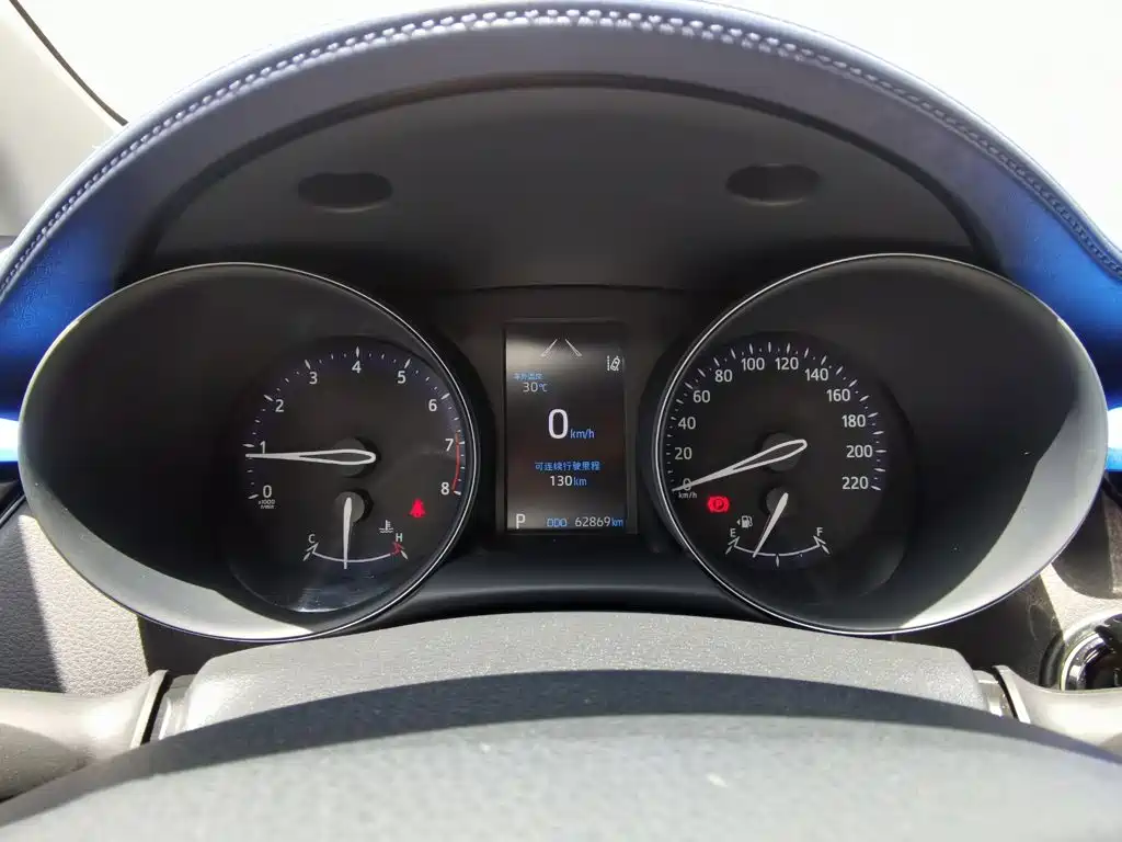 Toyota C-HR 2023 — фото 14