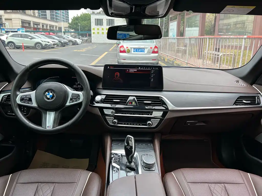 BMW 5 Series New Energy 2021 — фото 6