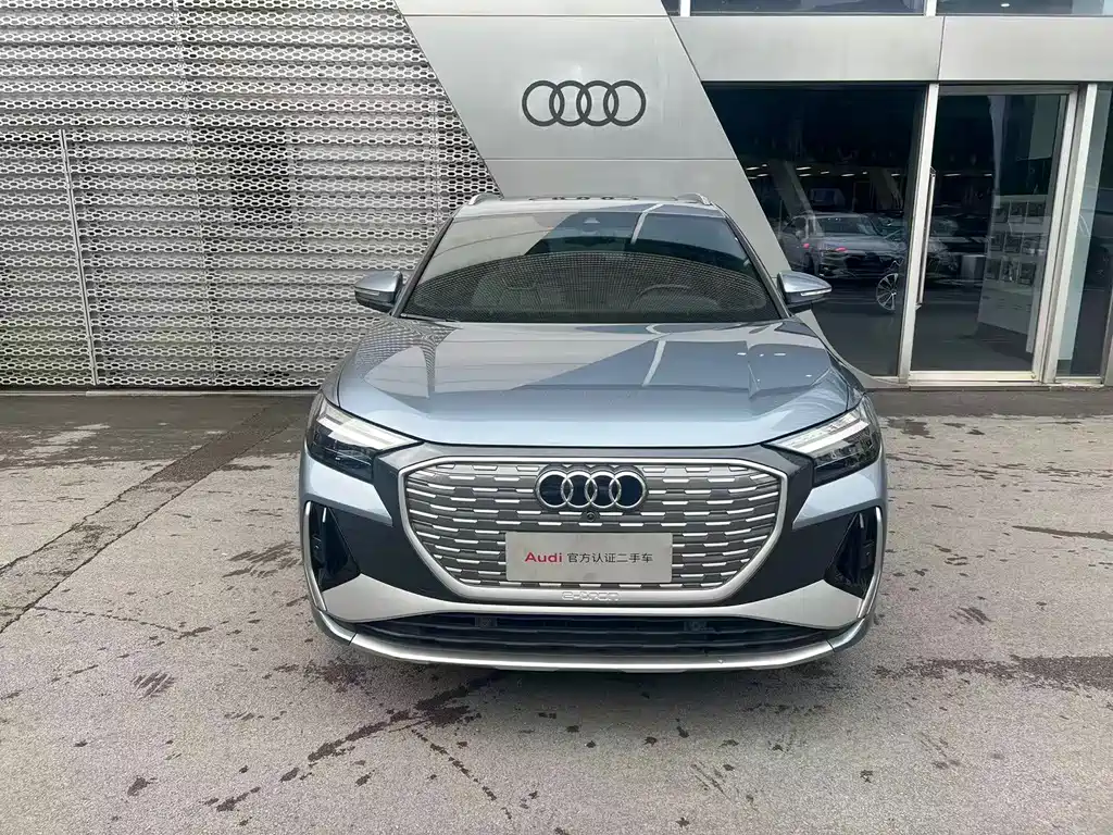 Audi Q4 e-tron 2023 — фото 2