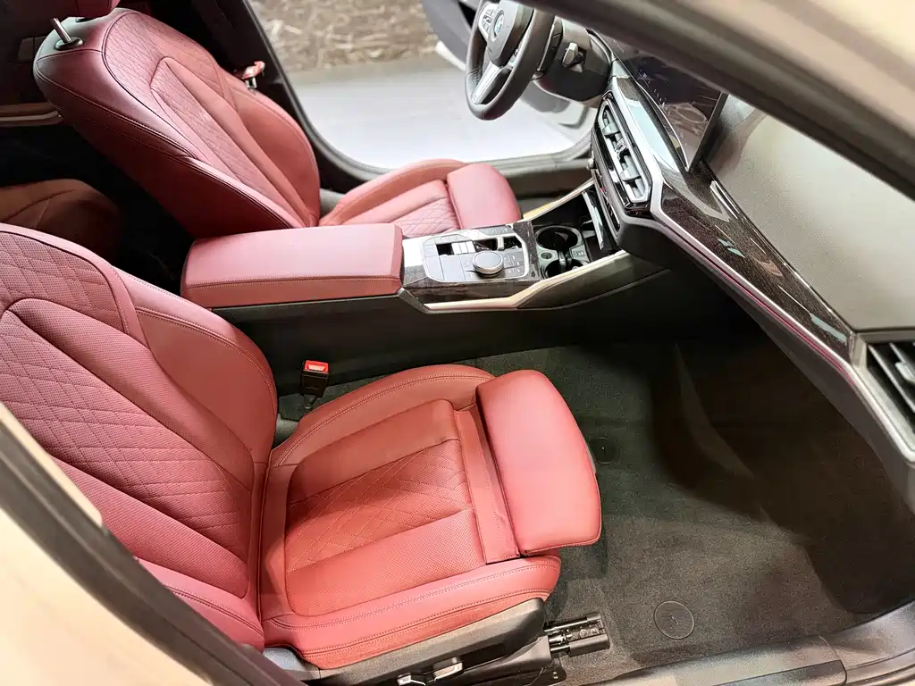 BMW 3 Series 2024 — фото 14