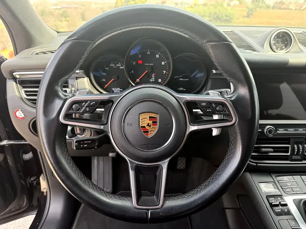 Porsche Macan 2022 — фото 12