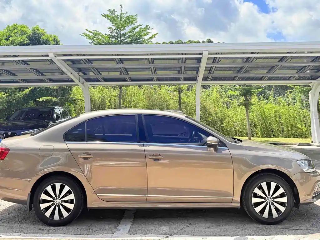 Volkswagen Sagitar 2017