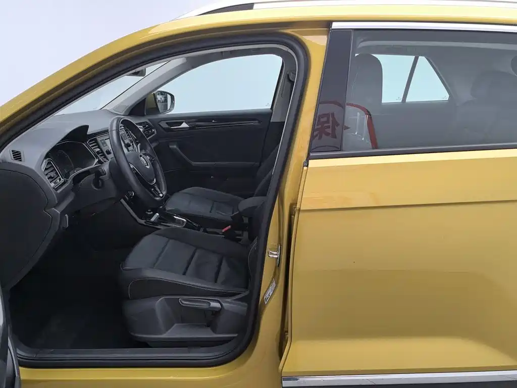 Volkswagen T-Roc 2019 — фото 10