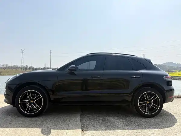 Porsche Macan 2021