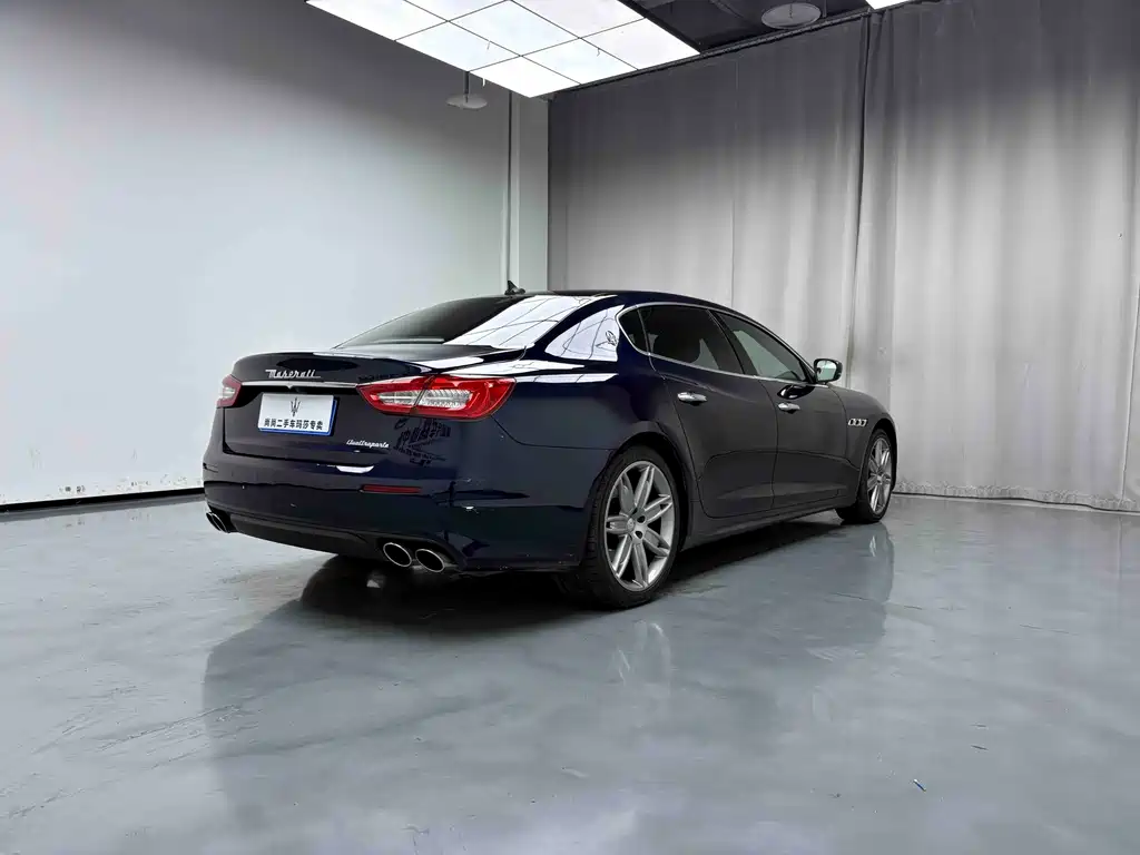 Maserati Quattroporte 2018 — фото 13