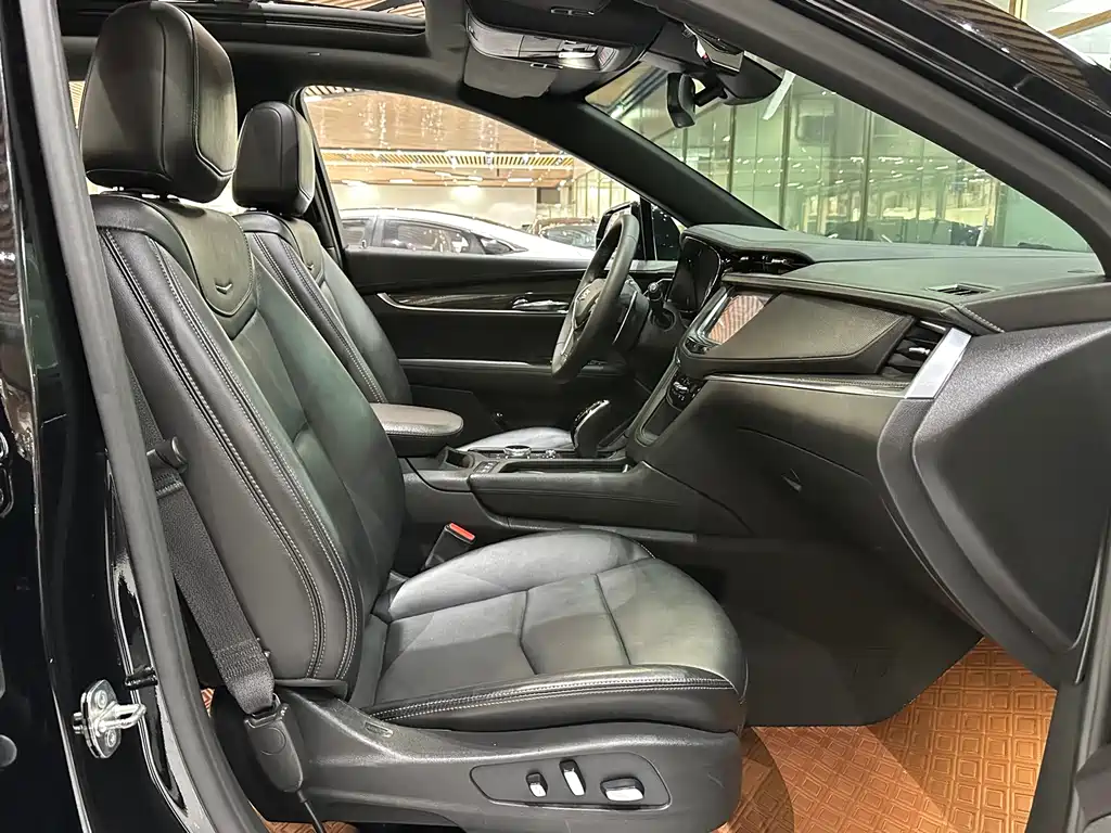 Cadillac XT5 2022 — фото 10