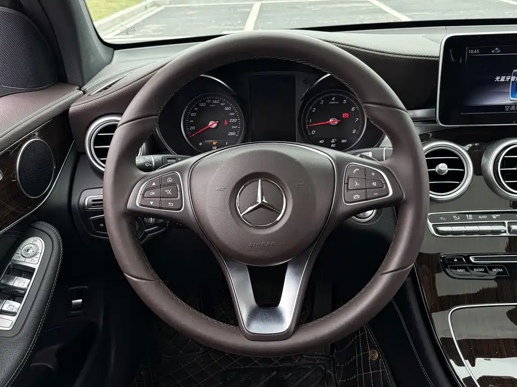 Mercedes-Benz GLC 2018 — фото 10