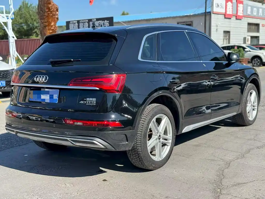 Audi Q5L 2023 — фото 9
