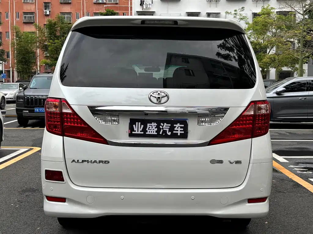 Toyota Alphard 2010 — фото 5