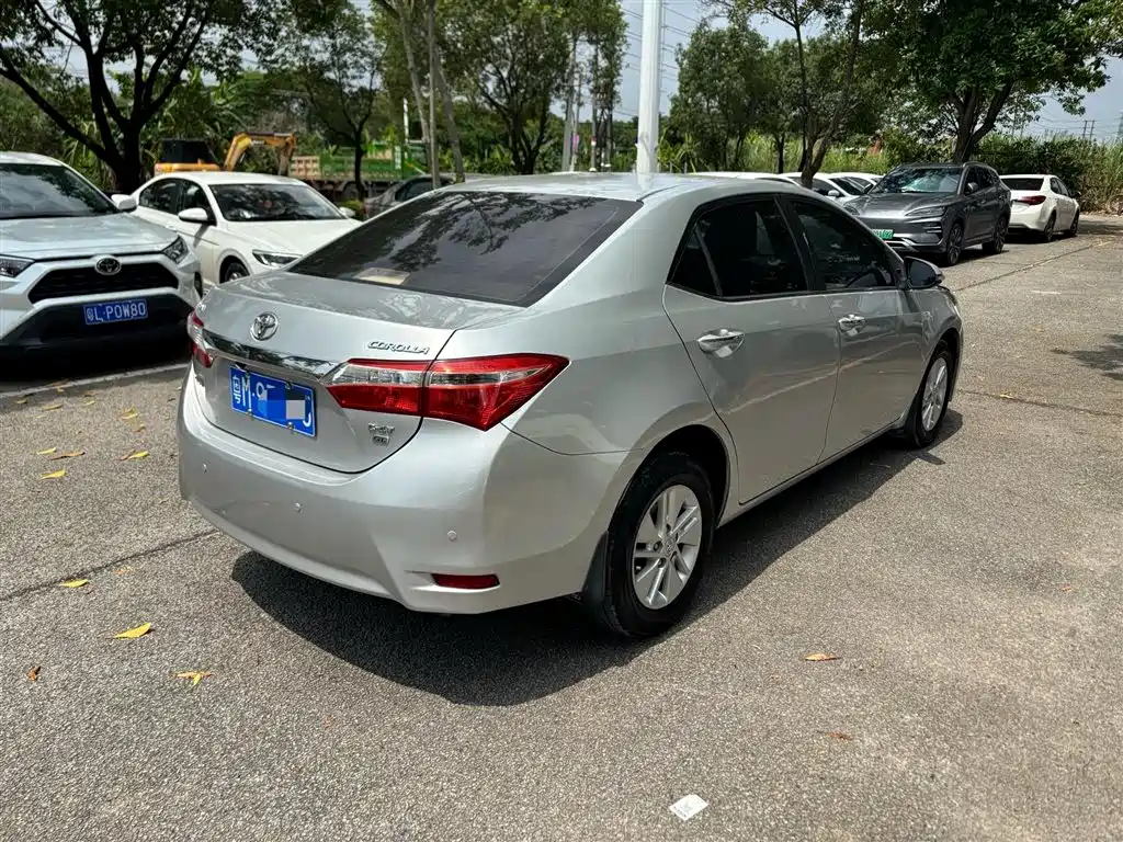Toyota Corolla 2017 — фото 8