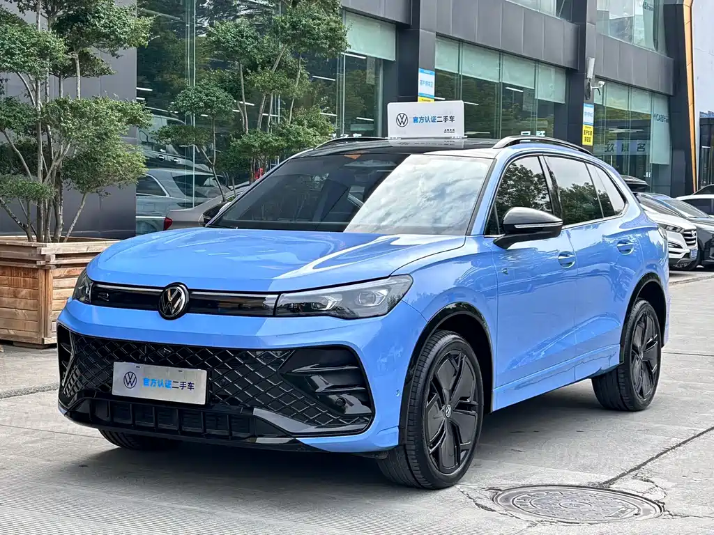 Volkswagen Tiguan L 2024 — фото 1