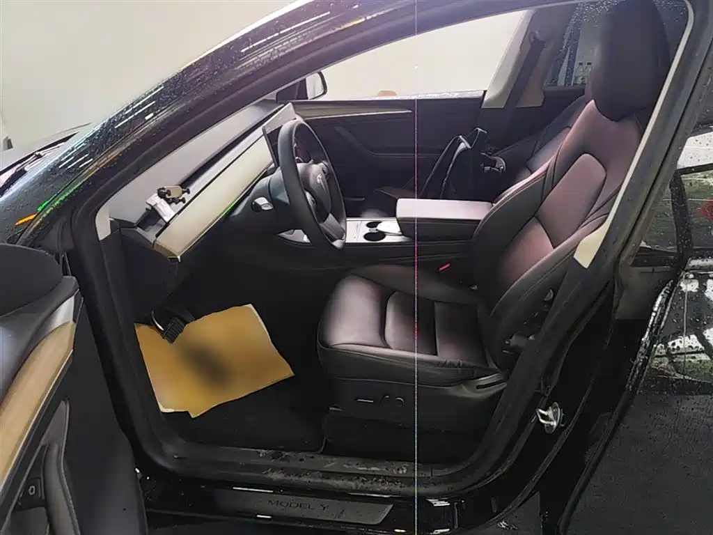 Tesla Model Y 2023 — фото 16