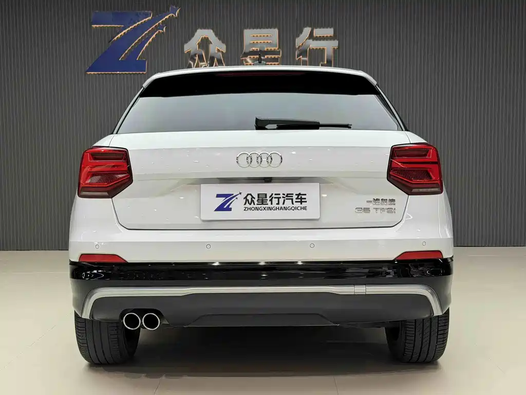 Audi Q2L 2019