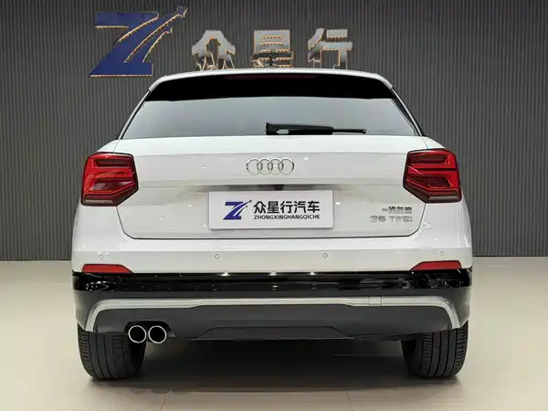 Audi Q2L 2019