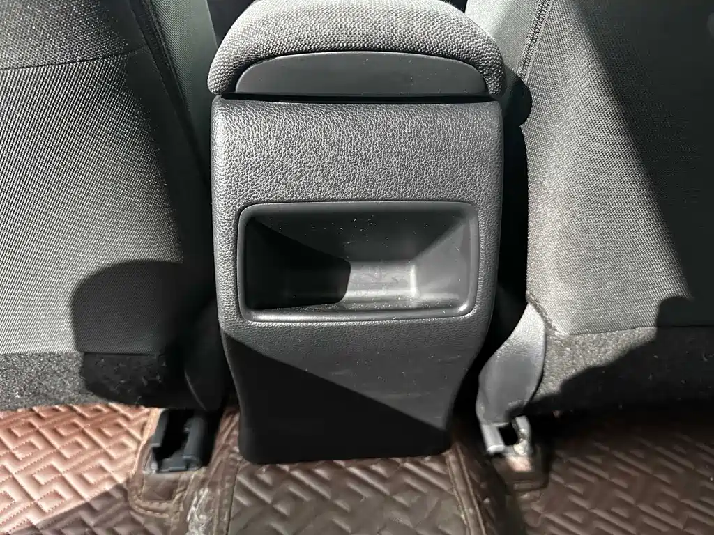 Toyota Corolla 2023 — фото 13