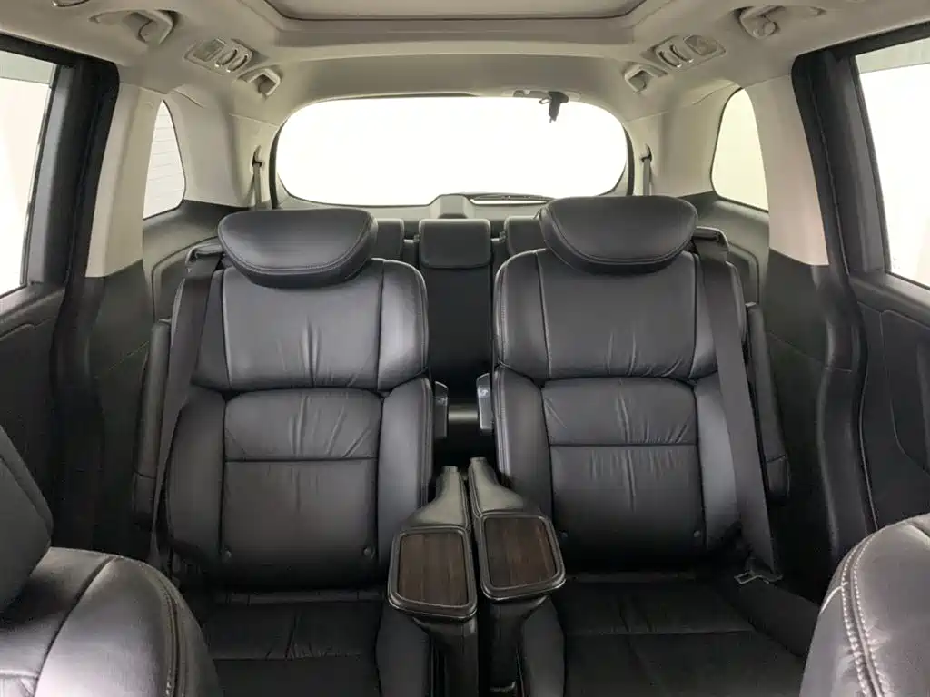 Honda Elysion 2018 — фото 10