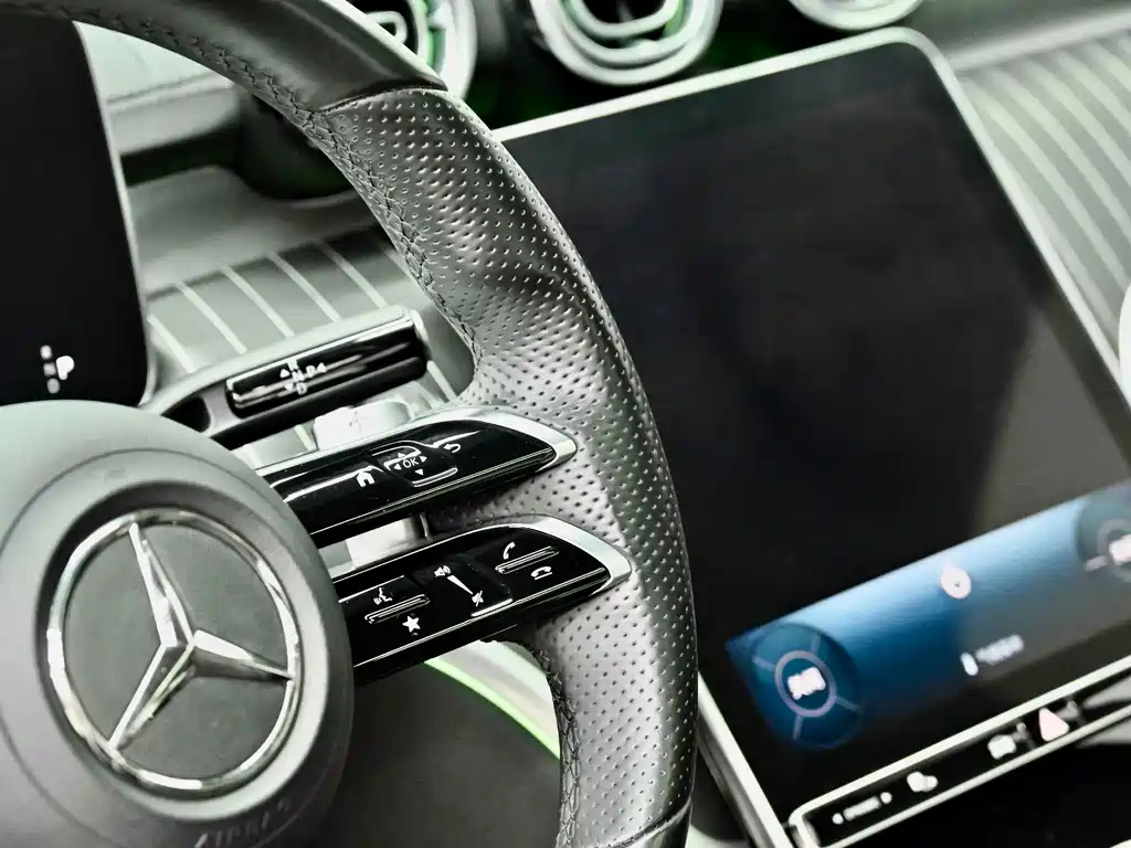 Mercedes-Benz C-Class 2024 — фото 14