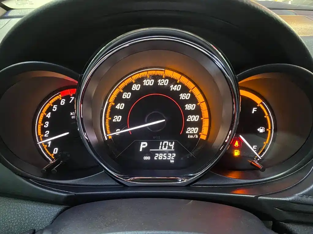 Toyota Yaris L 2022 — фото 14